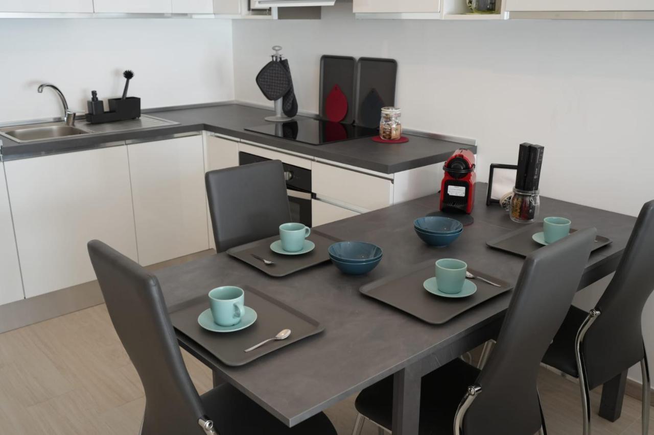 Homega - City Center New Apartment Bari Extérieur photo